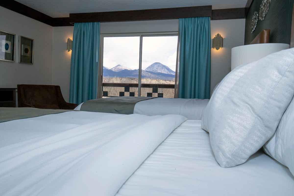 Ute Mountain Casino Hotel Rooms - Double Queen - Mountain View Available