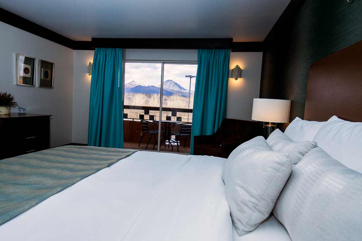 Ute Mountain Casino Hotel Rooms - King - Mountain View Available