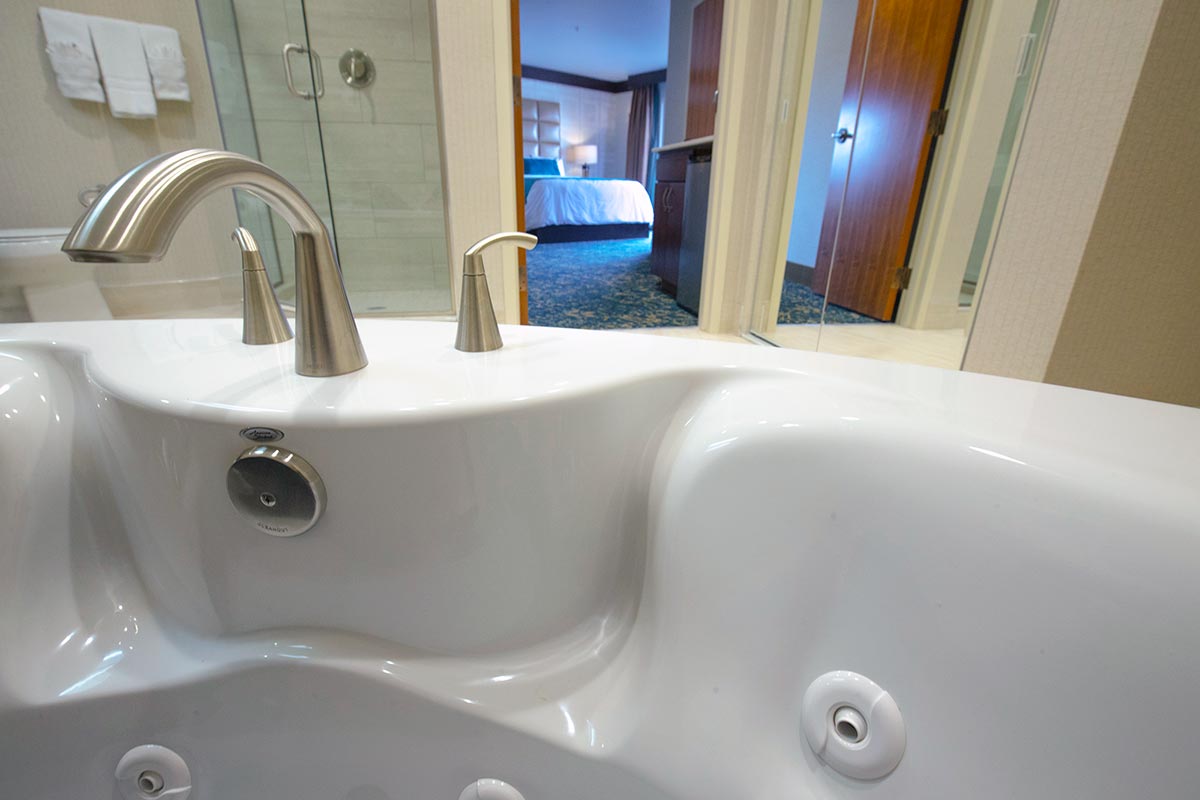 Ute Mountain Casino Hotel - Spa Suites - Jetted Tub
